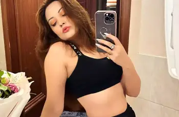 Anika Busty Escorts